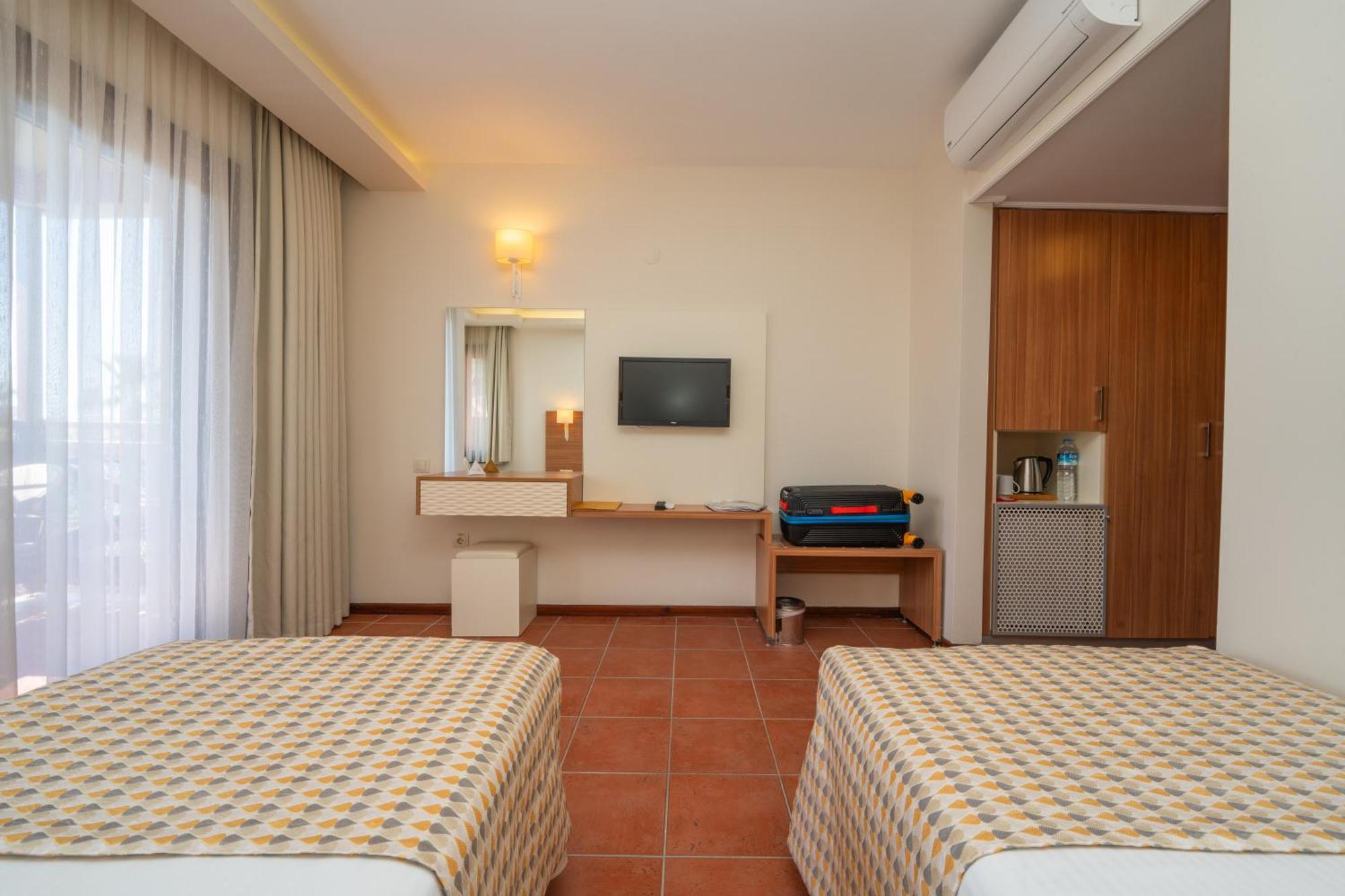 Sundia By Liberty Suncity Oludeniz Exterior photo